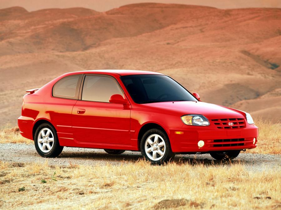  Hyundai Accent 3-Door 2003 года  (US) (фото 6 из 10)